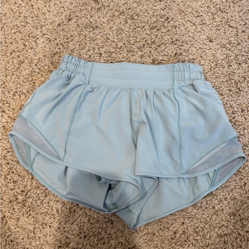 Lululemon Hotty Hot shorts 2.5”
